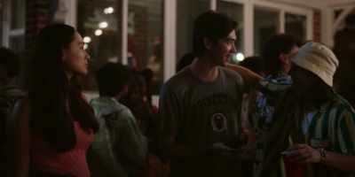 - My boy!
- Yeah! - The Summer I Turned Pretty