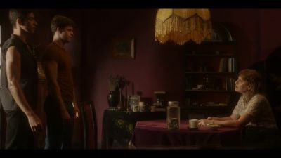 My boyfriend's an asshole,
that's why I'm back. - American Horror Story