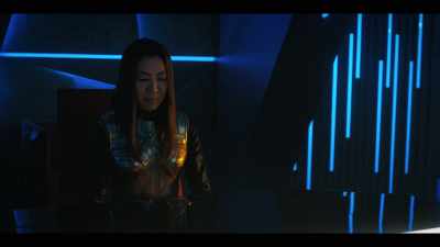 My bracelet makes my
life signs undetectable. - Star Trek: Discovery