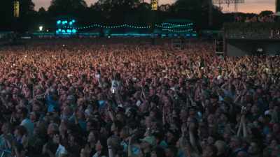 My dad is a massive
Springsteen fan. - Road Diary: Bruce Springsteen and The E Street Band