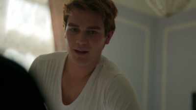 My dad texted me
asking me to meet
at Pop's for breakfast, - Riverdale