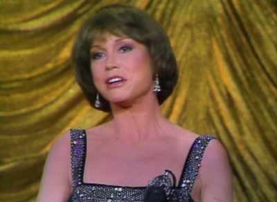 My deepest thanks
to Manny Azenberg - Being Mary Tyler Moore