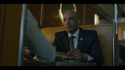 My district covers O'Hare. - House of Cards