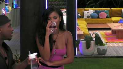 >> MY EMOTIONS ARE LIKE ALL OVER
THE PLACE. - Love Island