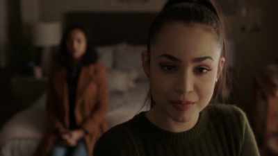 My family left me alone - Pretty Little Liars: The Perfectionists