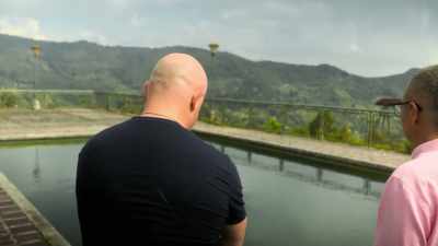 My father passed
many happy days here, - Ross Kemp: Mafia and Britain