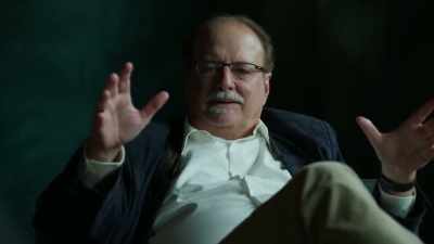 My father's behind the door - Inside the Mind of a Con Artist