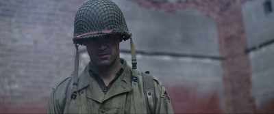 My father's farm isn't three
kilometres from here. - Assault on Hill 400
