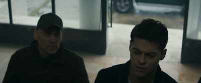 My father's not coming, is he? - Chief of Station