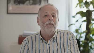 My first job was as a worker
on a pig farm. - Santiago, Italia