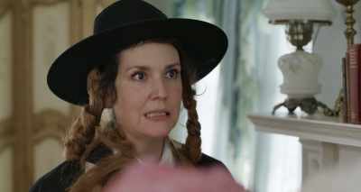 My God. It's Hannah, you idiot. - Lady of the Manor
