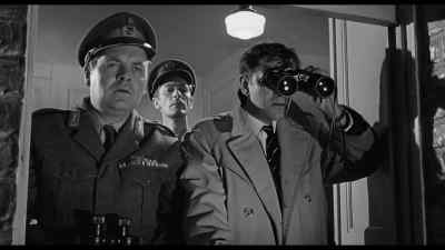 My God.
They're all going up there. - Children of the Damned