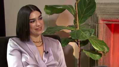 - My goodness.
- That slightly mind blowing? - Dua Lipa: Elevating