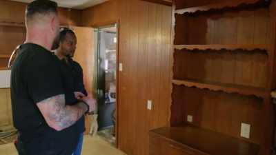 My grandma had, like,
the bookcase - Renovation Impossible