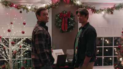 My head's still kind
of spinning - Everything Christmas