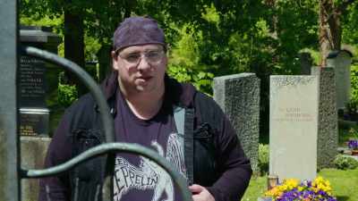 My mother, I think,
she never visited this grave - Murder in the Badlands