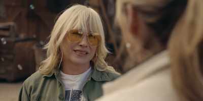 My... My plane ticket. I need my ticket.
Can't you do anything? - High Desert