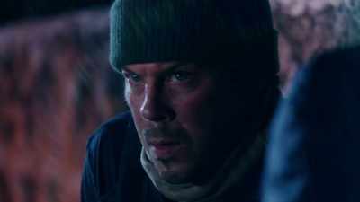 My name is Alex Walker.
I'm ex-DEA. - Almost Paradise