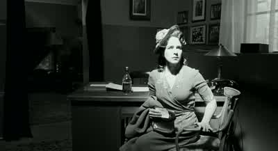 My name is Regina Perlman, not Elsa Krause. - Schindler's List