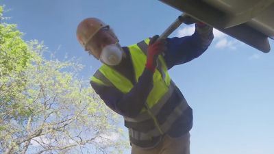 My name is mike rowe,
and this... - Dirty Jobs