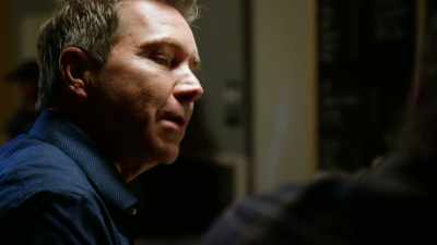 My name is Peter Wright.
I, uh, live with my wife, Amanda, - The Penthouse