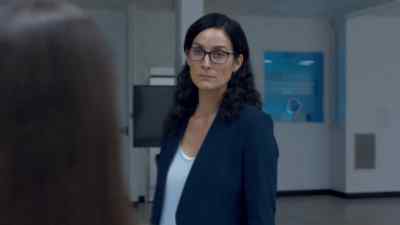 My name is Veronica. - Humans