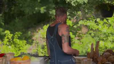 My name's josh owens, - Moonshiners: Master Distiller