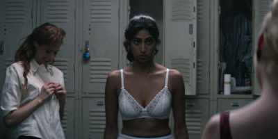 -My neck is killing me.
-I'm trying to protect you. - GLOW