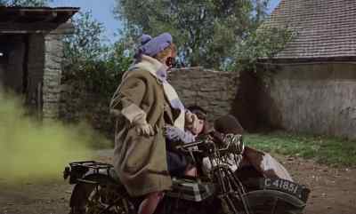 My parcel, please. - Bedknobs and Broomsticks