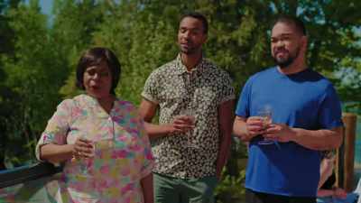 My pleasure. Hey, do you mind
if I steal Marvin for a second? - Picture Perfect Romance