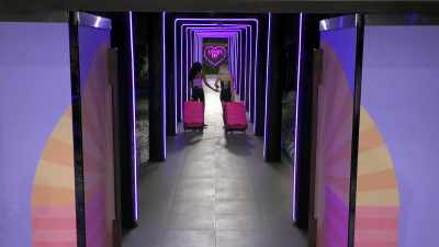 >> MY REGRET IS NOT MEETING
SOMEONE. - Love Island