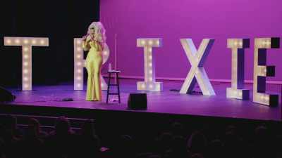 My roommate's from New
York and he's like, - Trixie Mattel: Skinny Legend