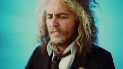 My spaceship is a
shaped like a bubble. - The Flaming Lips Space Bubble Film