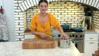 My style of cooking is very, very straightforward. - Selena + Chef