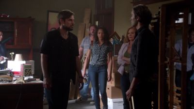 My team, my call. Get out now. - Under the Dome
