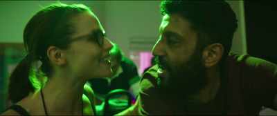 - My thighs are burning.
- Enjoy the burn. - Swimming with Men