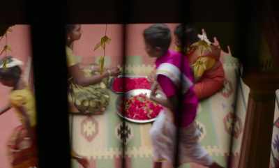 My thoughts smell like saffron - Meenakshi Sundareshwar