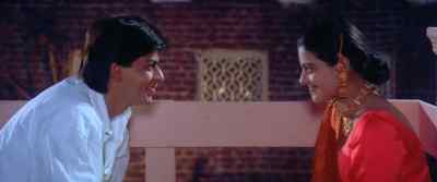 My turn Senorita. Feed me - Dilwale Dulhania Le Jayenge