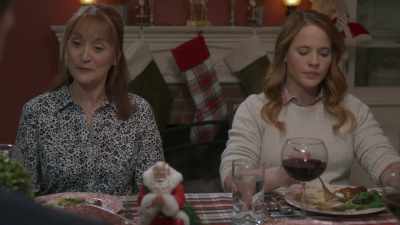 My two daughters,
successful businesswomen. - Christmas a la Mode