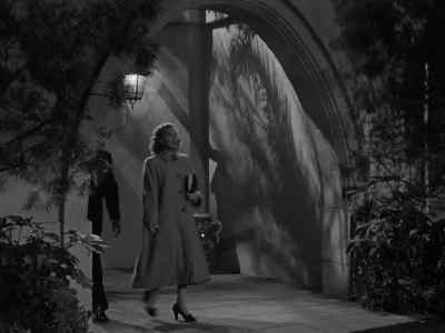 My, what a pretty place. - In a Lonely Place