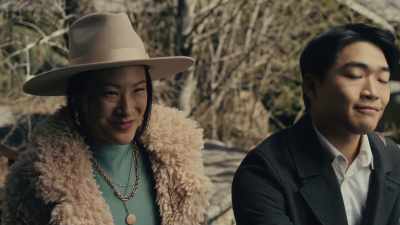 - My wife.
- Oh! - Trapped in the Rocky Mountains