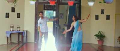 "My world started
to glitter like the stars" - Shaadi Mein Zaroor Aana