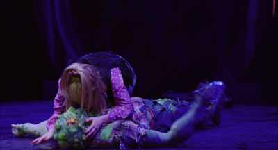 (mysterious music)
(audience cheering) - The Toxic Avenger: The Musical
