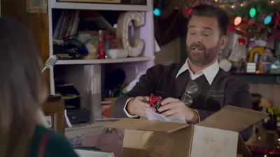 (mysterious music continues)
(paper rustling) - It’s Beginning to Look a Lot Like Murder