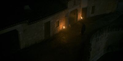 (mysterious music playing) - House of the Dragon