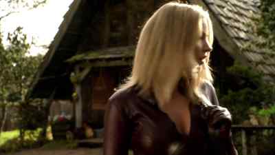 ( mysterious theme playing ) - Legend of the Seeker