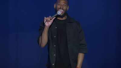 N-ai decât doi floci amărâți. - Marlon Wayans: God Loves Me