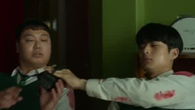 - 나 찍으면 돼? - All of Us Are Dead