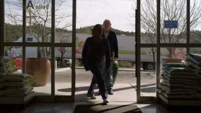 - Nacho.
- Hey, Papa. - Better Call Saul