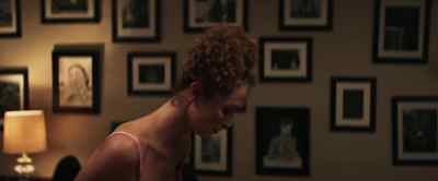 [Nadia whispering] Come on, Zoe. - Model House